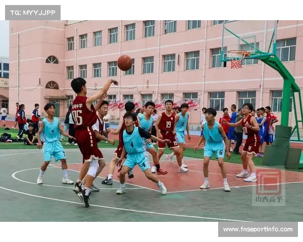 通讯:中学生篮球赛展现拼搏精神,校领导肯定育人成果